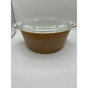 Pyrex Woodlands Pattern Casserole Dish with Lid‎ Vintage 472-B Ovenware